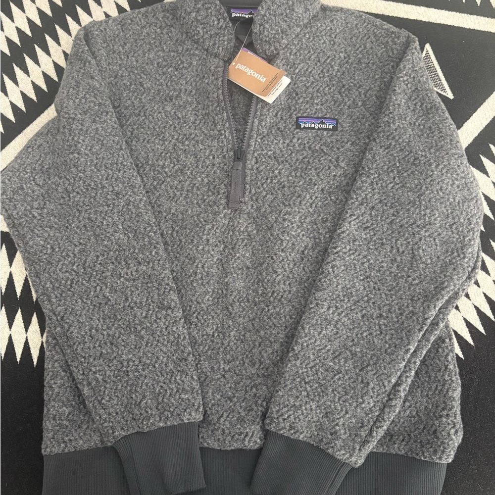 Patagonia women’s Zip-Up Sweater in Heather Gray - Picture 2 of 8